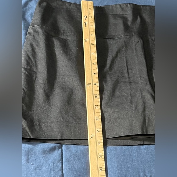 Express Solid Black Mini Skirt Sz 10 - Picture 6 of 9
